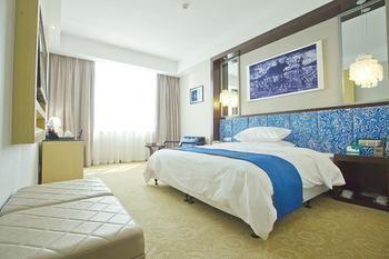 Miaozu Buyi Hotel Fenghuang County Exterior photo