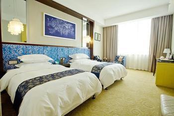 Miaozu Buyi Hotel Fenghuang County Exterior photo