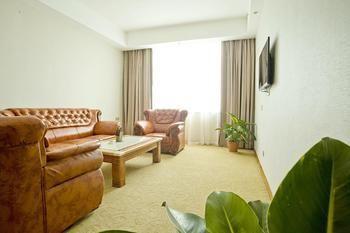 Miaozu Buyi Hotel Fenghuang County Exterior photo